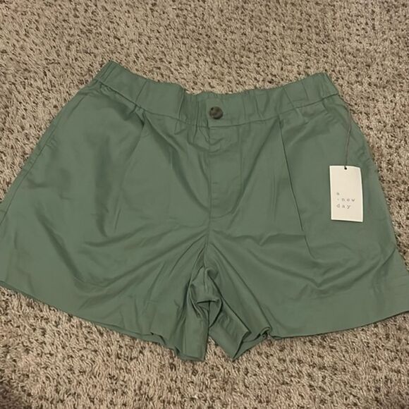 NWT a. new day medium shorts    A - Picture 1 of 4